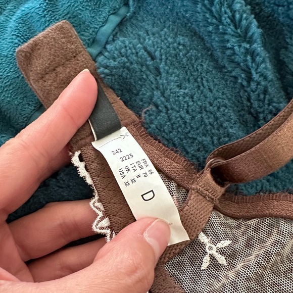 Chantelle animal print demi bra, 32D - Picture 14 of 16